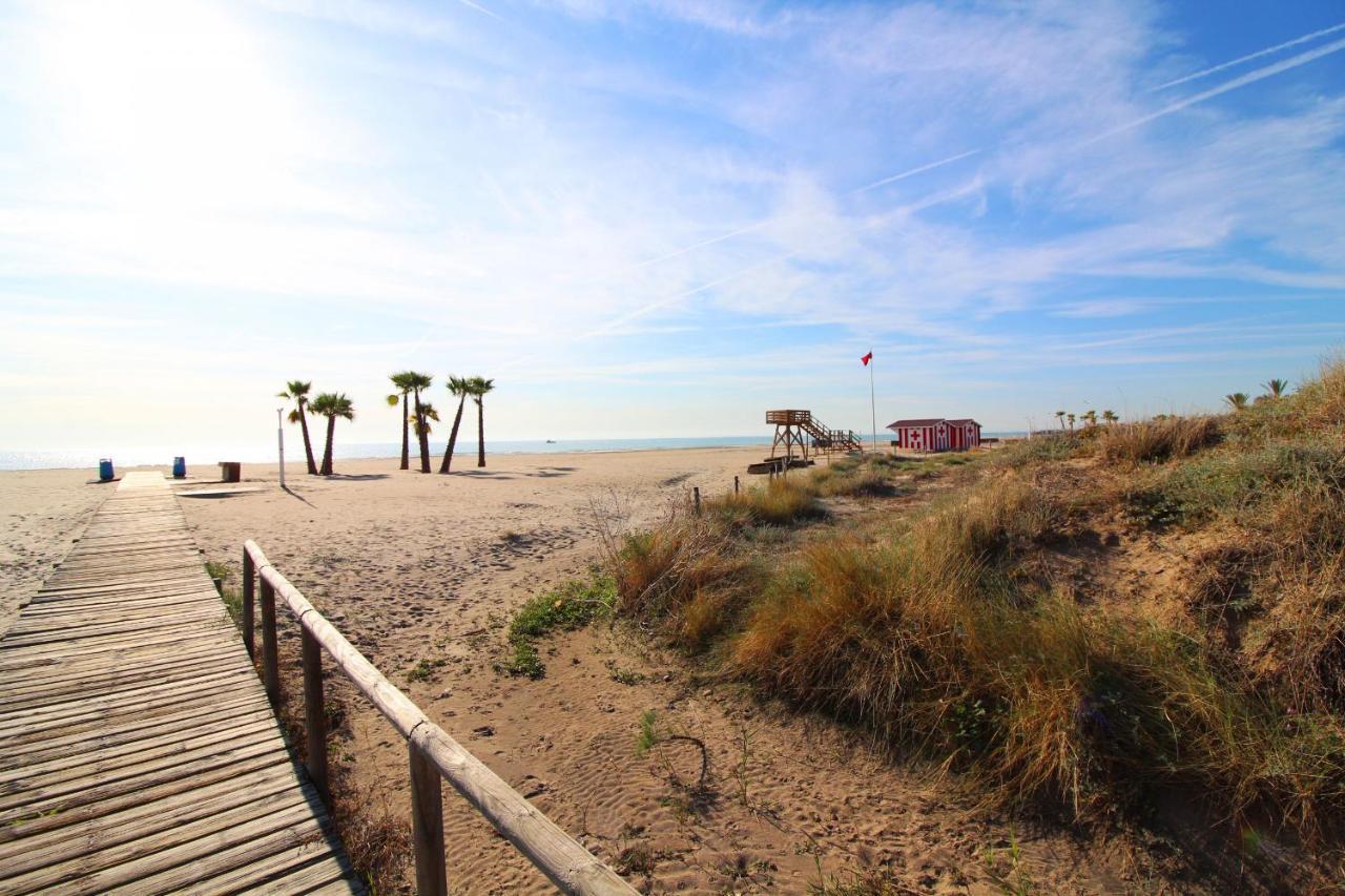 Global Properties, Apartamento De 2 Habitaciones Con Terraza Y Vistas Al Mar 카넷드버렝구어 외부 사진